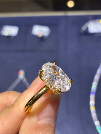 For Jennifer Chaparro (14K gold band, 4.283 ct, D–E color, VS clarity 14K gold oval, 5.0 ct, E color, VVS2 clarity ）