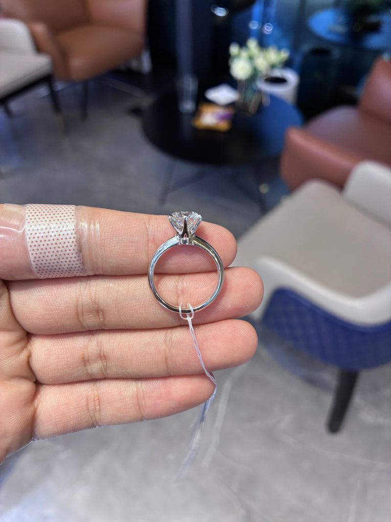 For JuJu platinum ring with D vs1 diamond