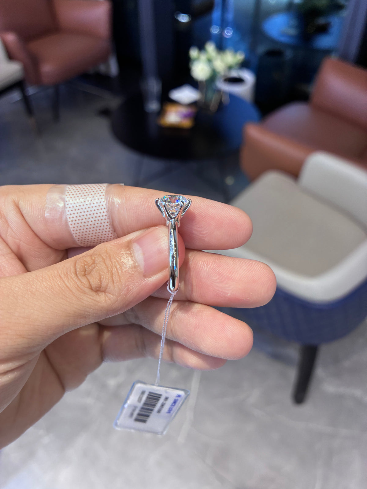 For JuJu platinum ring with D vs1 diamond