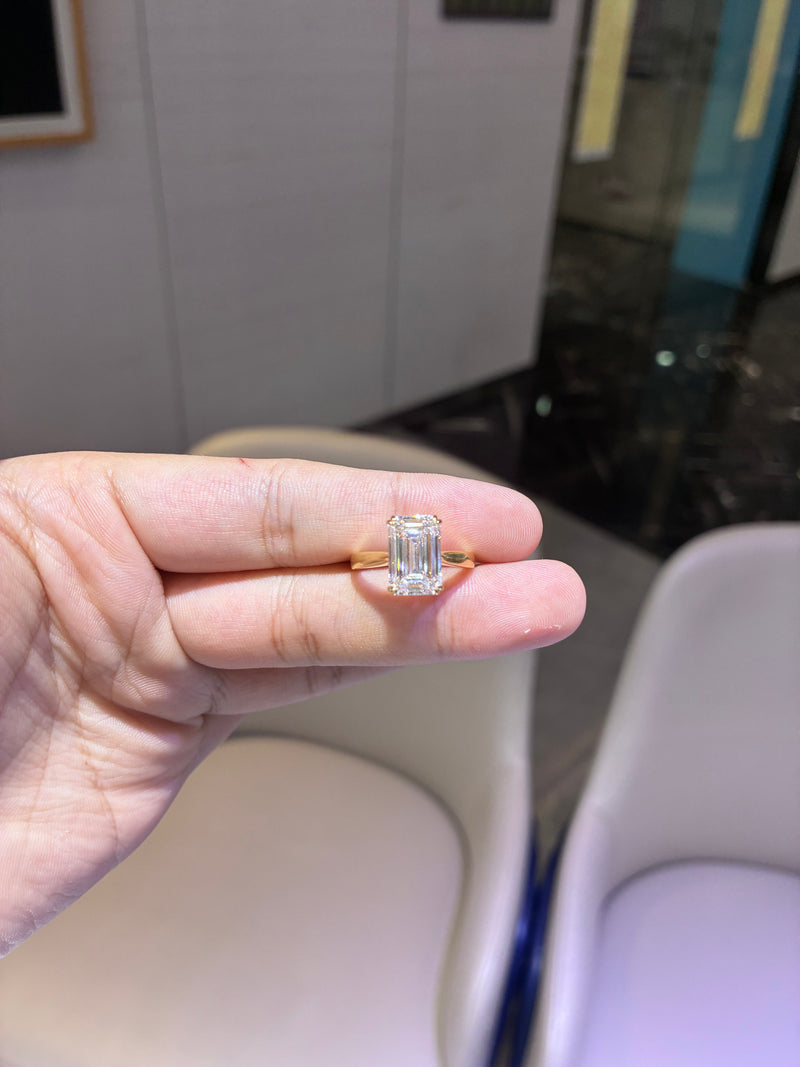 For Jade 18k white gold ring with 5ct E vs1 diamond