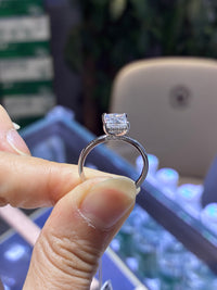 For Keshia （Princess cut, 18k, 1.06 carat, D color, VVS2.）