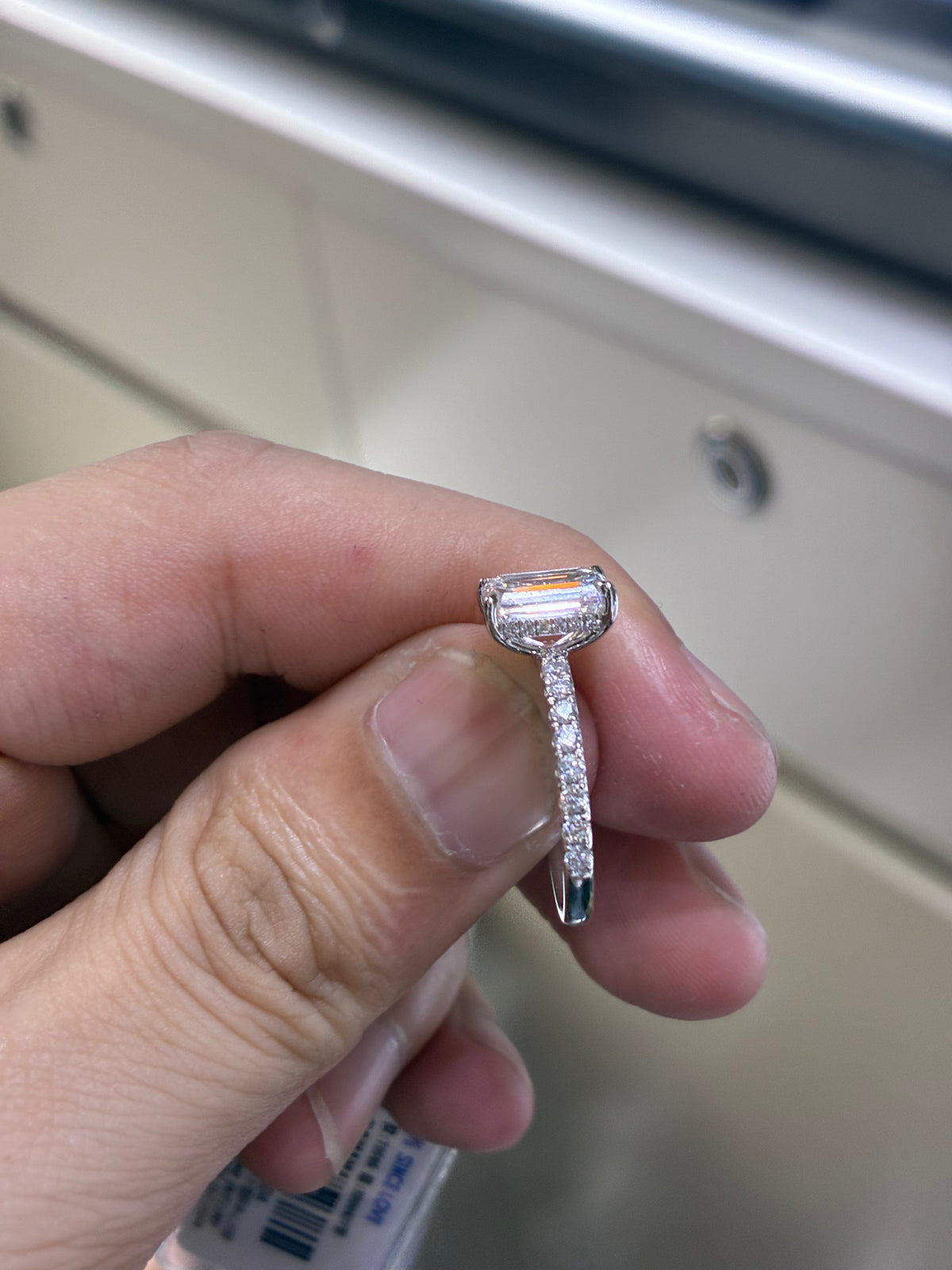 For TANYN （2ct Emerald cut D/vvs2 18k white gold）