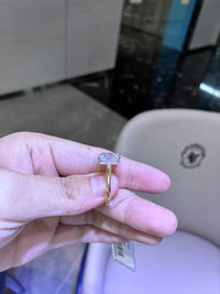 For Rise Reign Rule 18k yellow gold ring with 5.1ct E VS1 main diamond