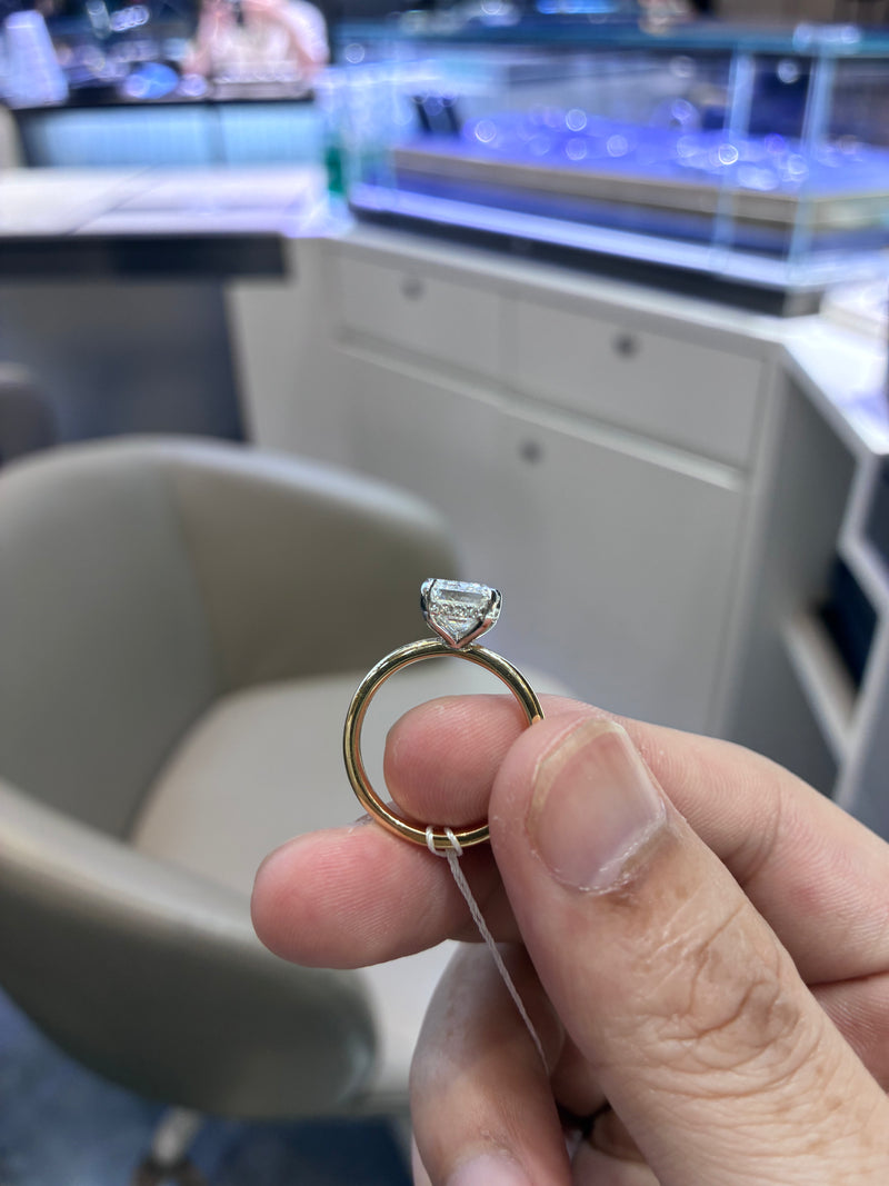 For Jada (18k yellow gold and white gold 3.1ct Emerald cut) Deposit