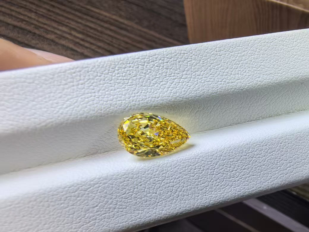 For Infinitybyray 18k yellow gold ring with 3ct Fancy yellow diamond