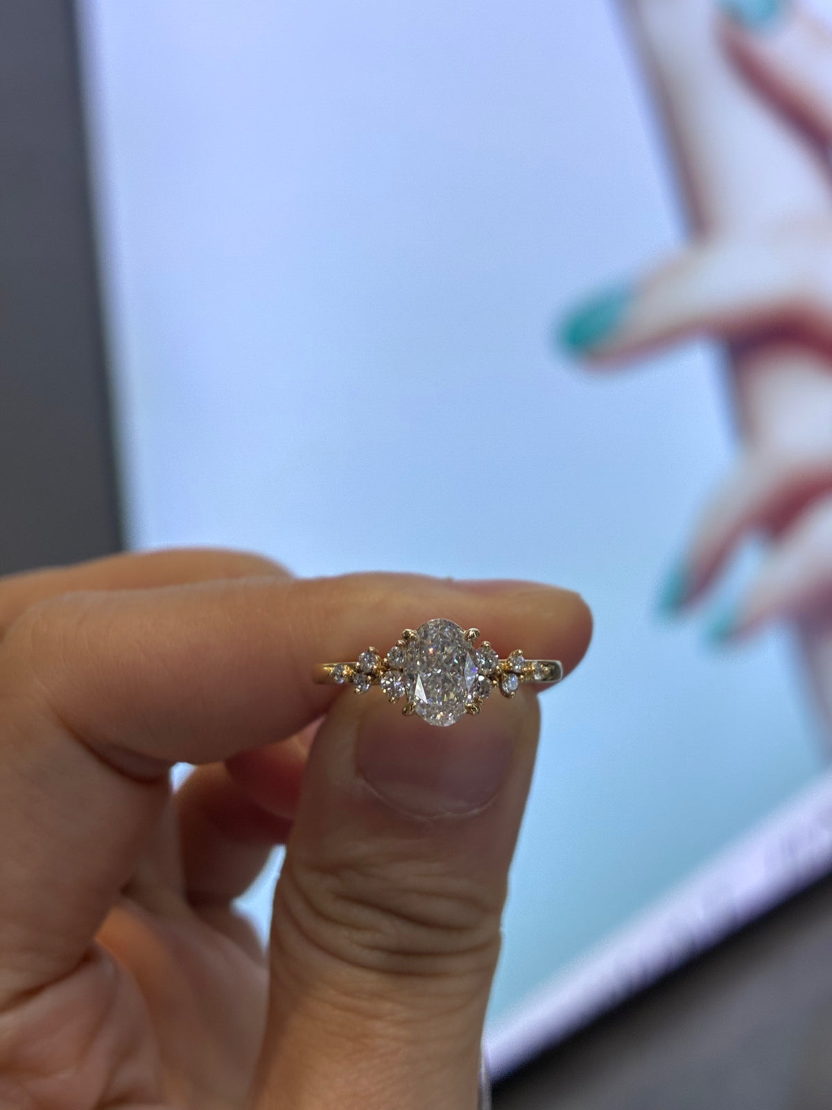 For liliana (18k oval cut,1.09ct,0.157pave.D/VVS 2)