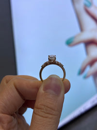 For liliana (18k oval cut,1.09ct,0.157pave.D/VVS 2)