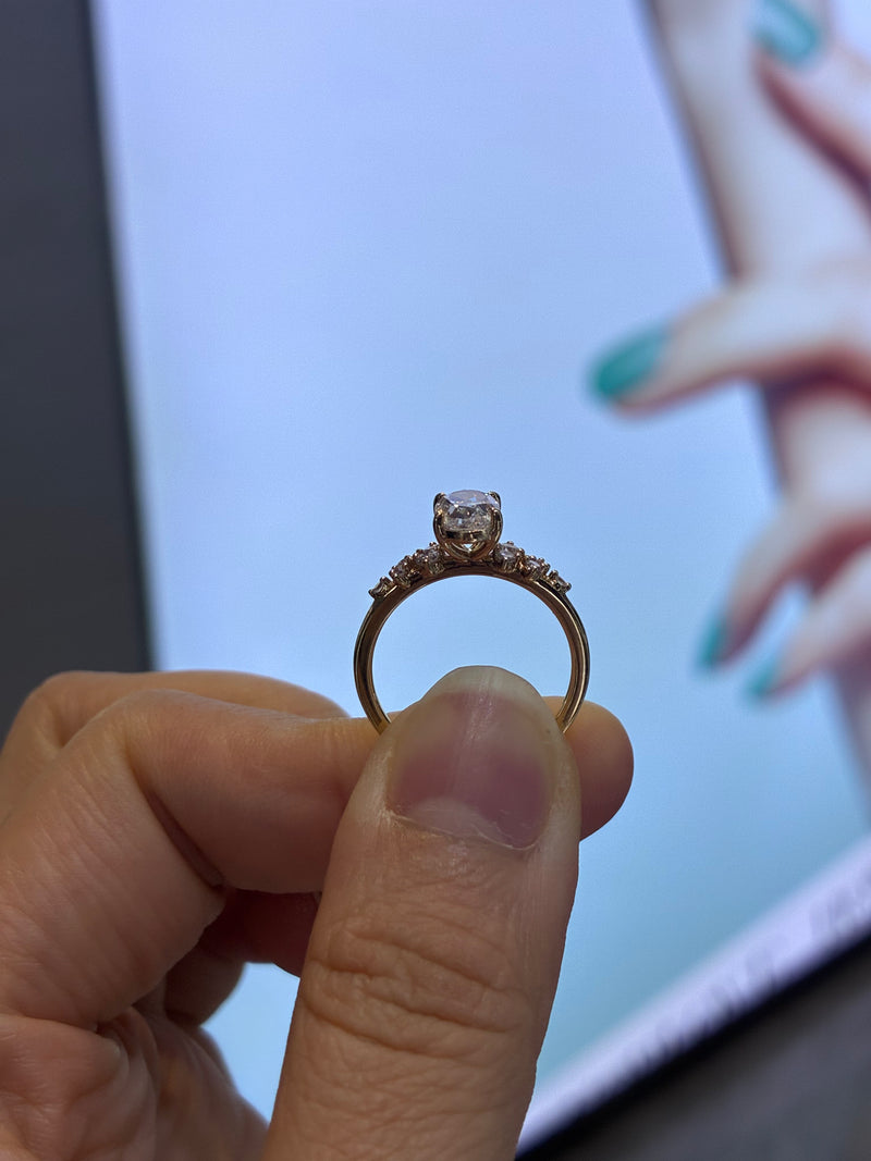 For liliana (18k oval cut,1.09ct,0.157pave.D/VVS 2)
