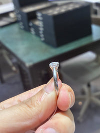 for Hanabiben （18k white gold round cut ring）