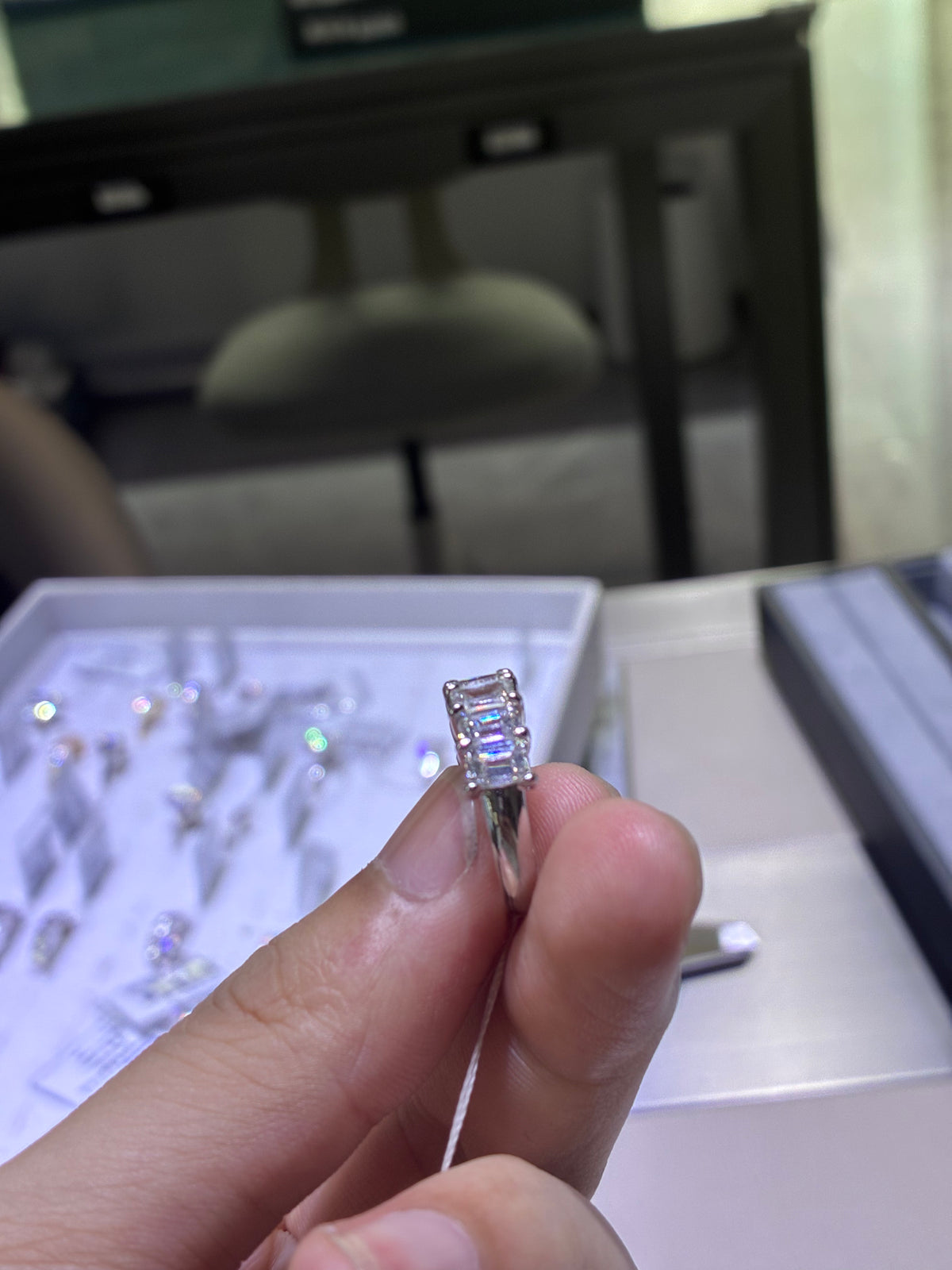for Glittery Vision （18k white gold band）