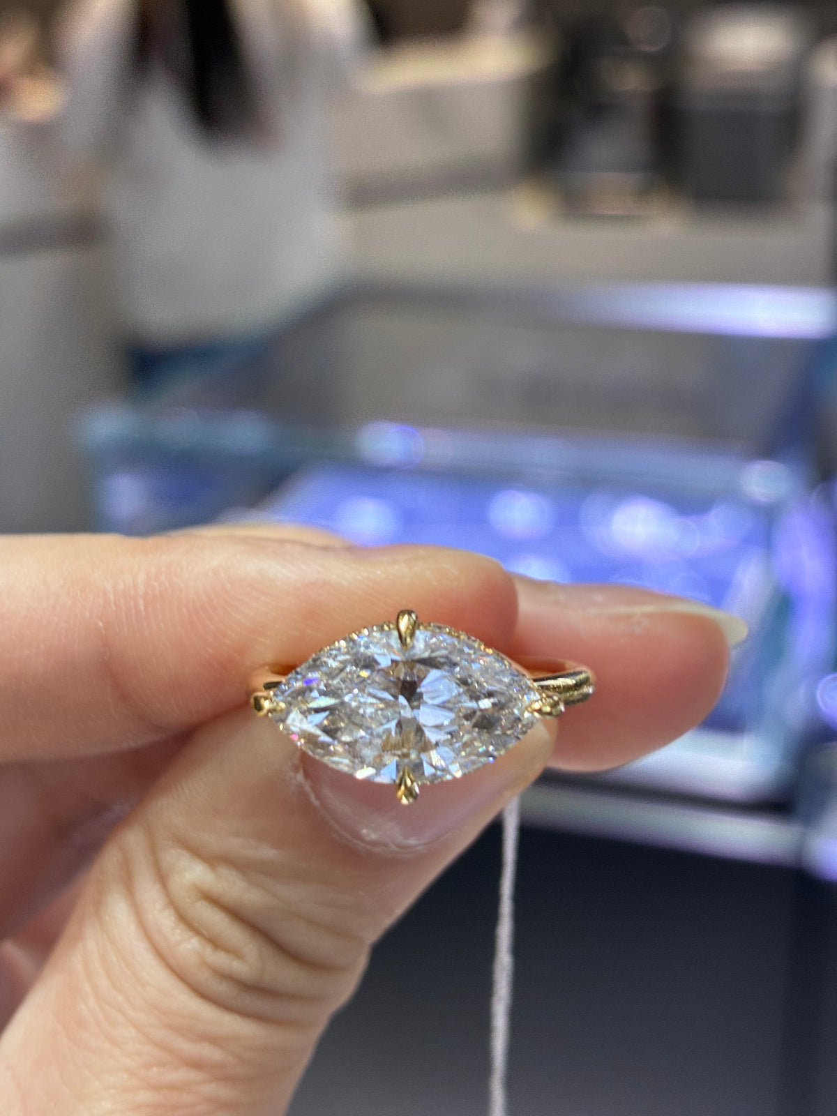 For Caro (18k,3.21ct,marquise cut,E/VVS2)