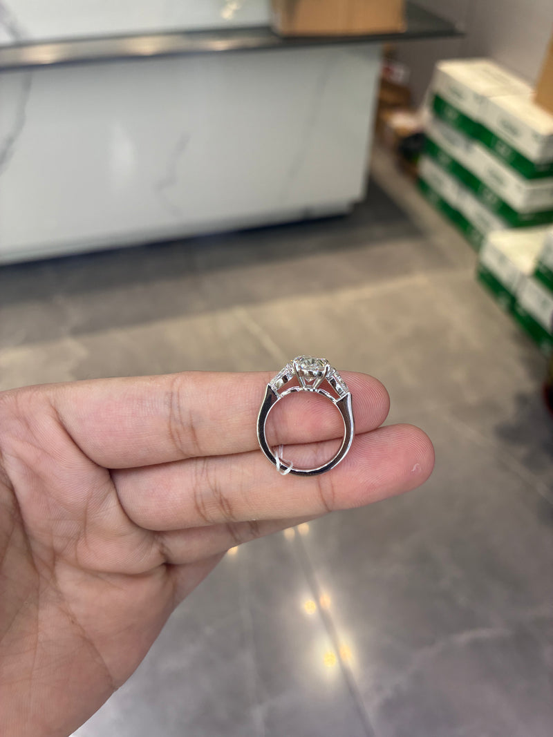 For user1680024449362 18k white gold ring with 3ct D VVS2 main stone And 18k white gold band