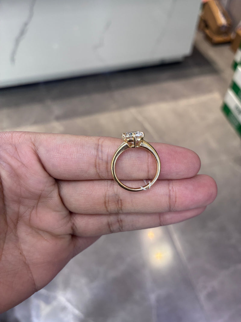 For julia 14k yellow gold ring with 3ct Evs1 diamond
