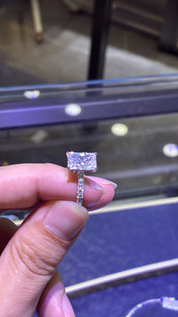For Daniela Ruiz, This ring 14k white gold main stone radiant cut 3.01ct E/VS1 sidestone0.518ct