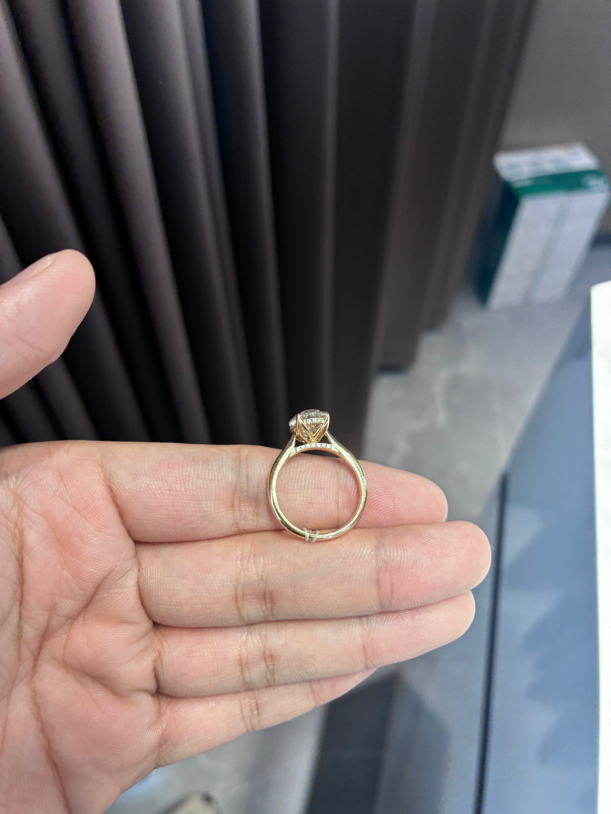 Deposit For Katy 18k yellow gold ring with 3.5ct E vvs2 main oval diamond