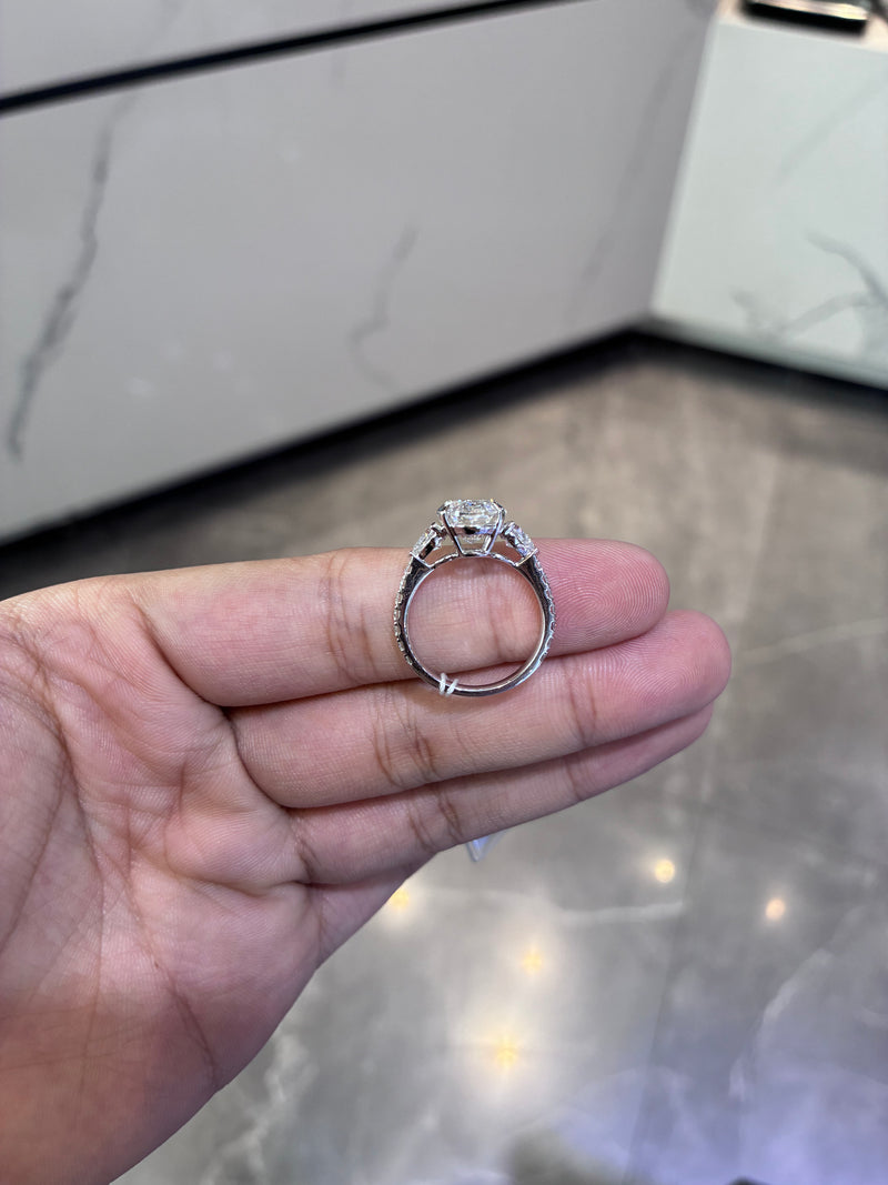 Deposit For Kitchiecat 14k yellow gold ring with 5ct E VVS2 main stone And 1.2ct side stones