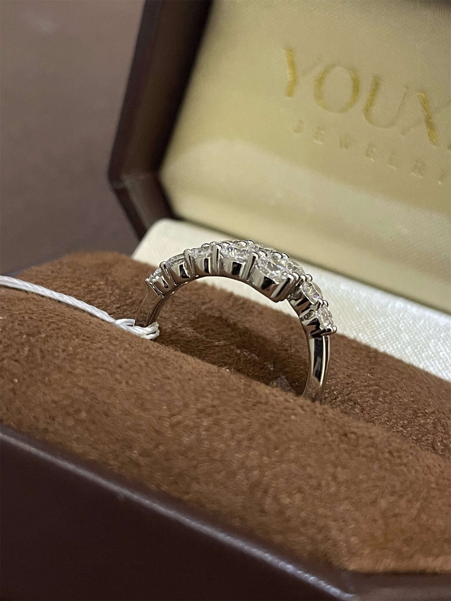 1.336-carat round 18k gold lab-grown diamond ring