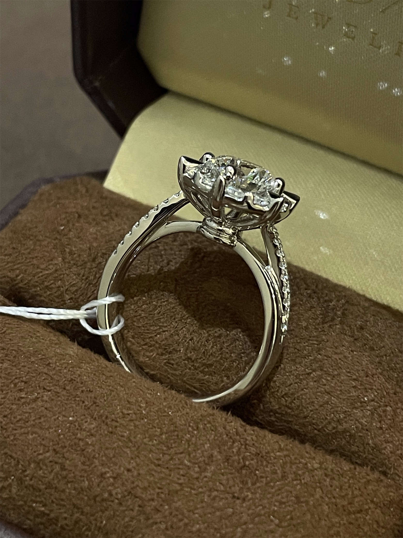 1.01-carat round Pt950 lab-grown diamond women's ring