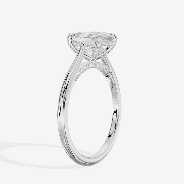 Grand Vowsae Oval Engagement Ring with Side Stones (1/5 ct. tw.) in Platinum